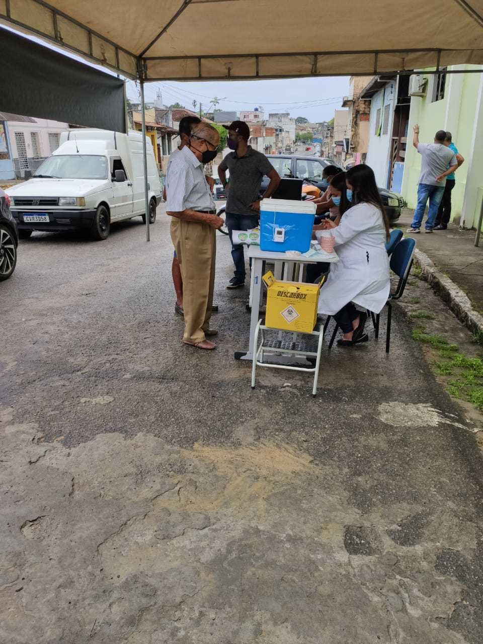 Camacã: Secretaria de Saúde iniciou a vacinação em idosos através do sistema Drive-Thru